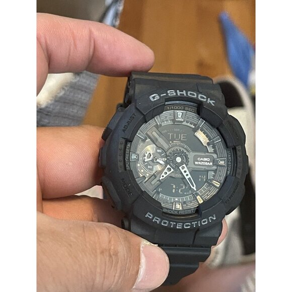Casio G Shock GA 110cr‎ Quartz Analog Watch - Picture 1 of 7